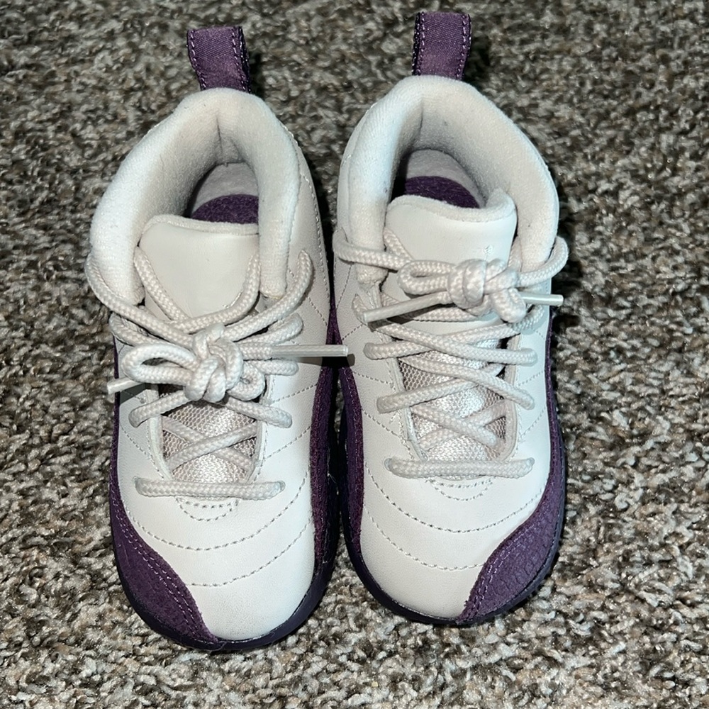Gently worn Jordan Sneakers - Size 7